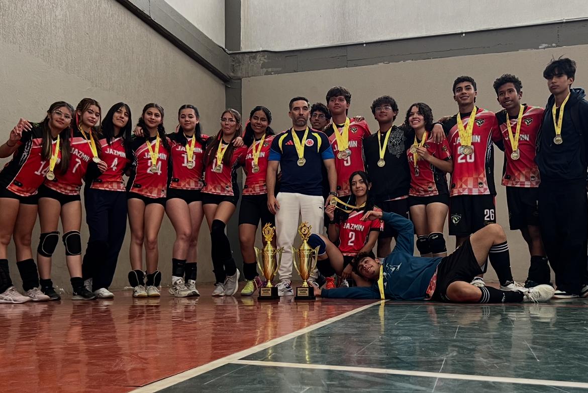 Campeones Voleibol juvenil Femenino y Masculino